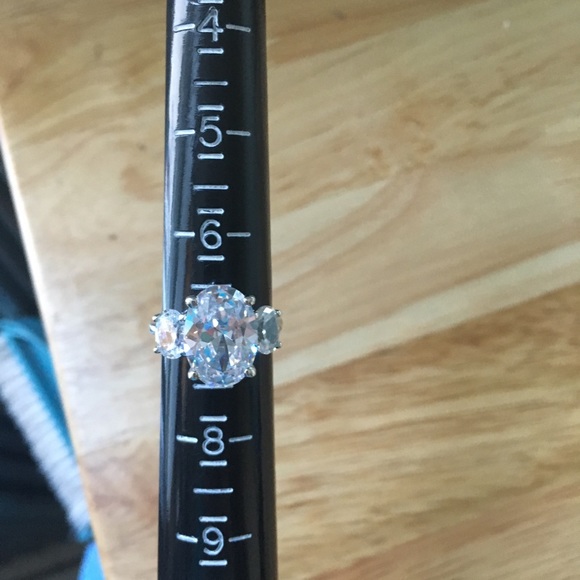 Sterling 3 stone ring - Picture 8 of 8